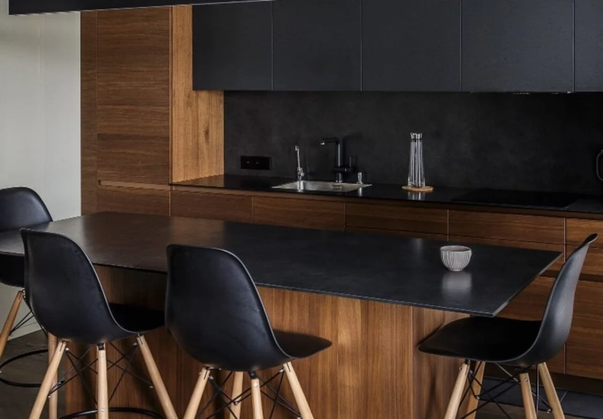 Дизайнерская кухня со шпонироваными фасадами в стиле Loft