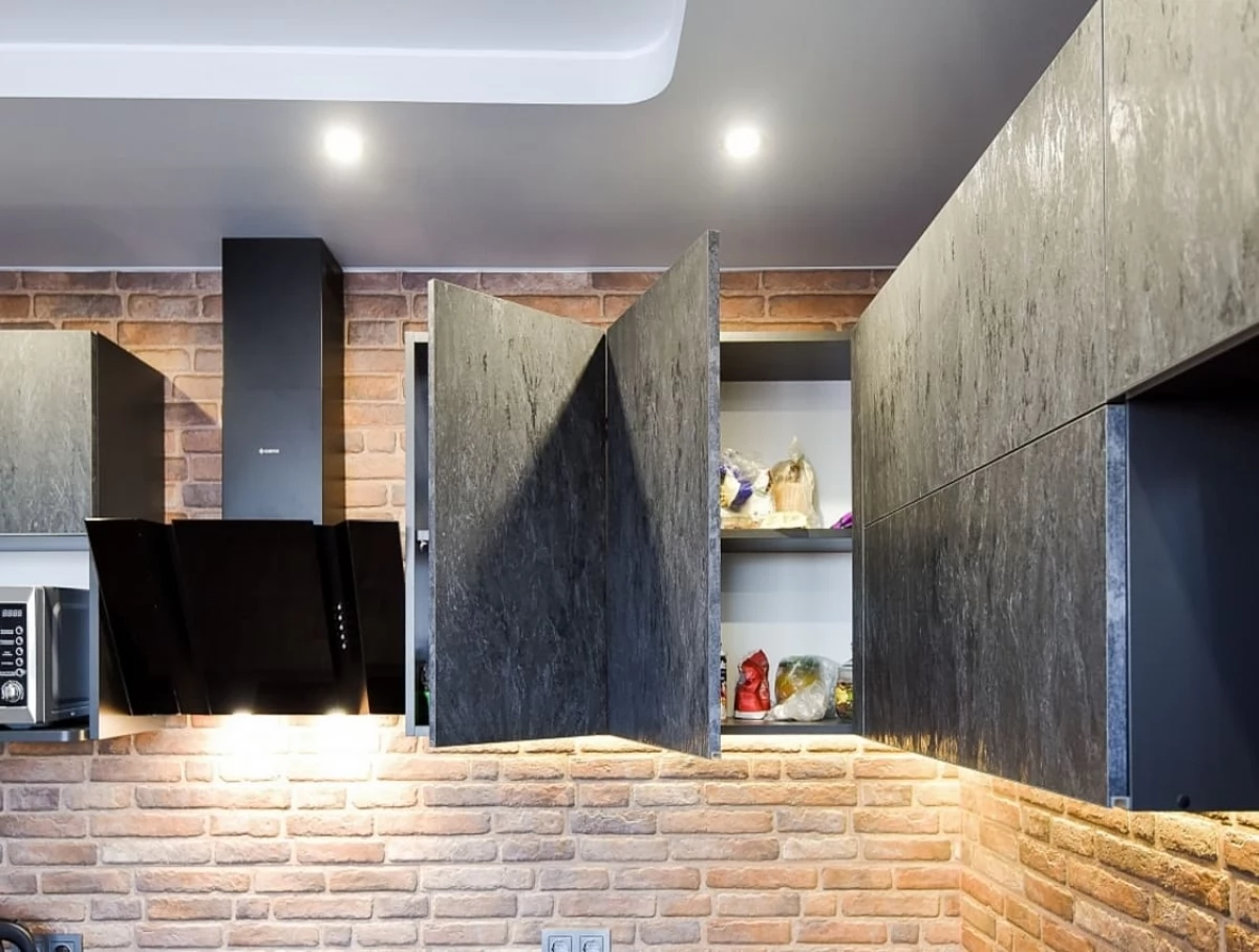 Кухня Loft. Угловая кухня на заказ с фасадами Alvic