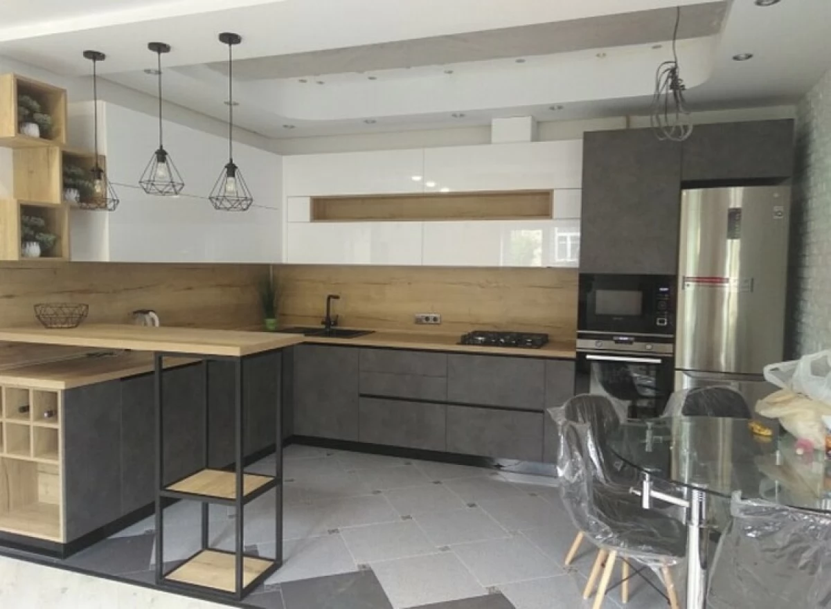 Угловая кухня на заказ в стиле Loft